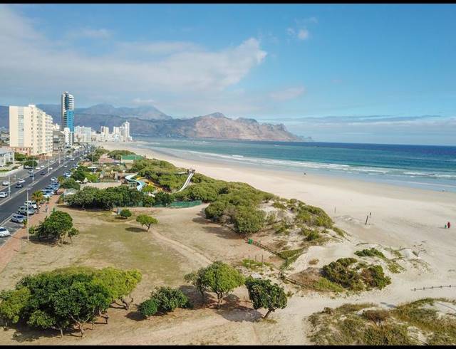 3 BEDROOM APARTMENT FOR SALE IN STRAND